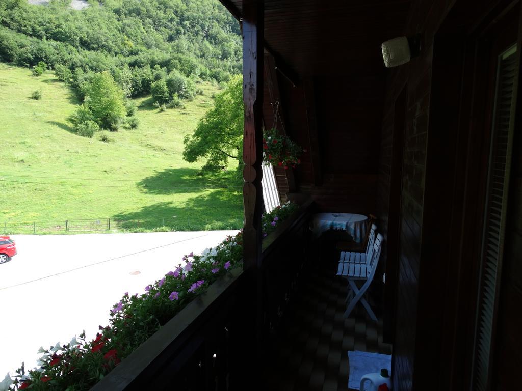 Apartments Stros Bohinj Bilik gambar